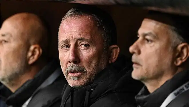 Sergen Yalçın, Beşiktaş'a Dönüşünü Ballı Börekle Kutladı