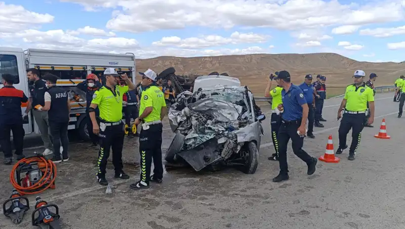 Yozgat'ta Korkunç Trafik Kazası: 3 Kişi Hayatını Kaybetti, 2 Kişi Yaralandı