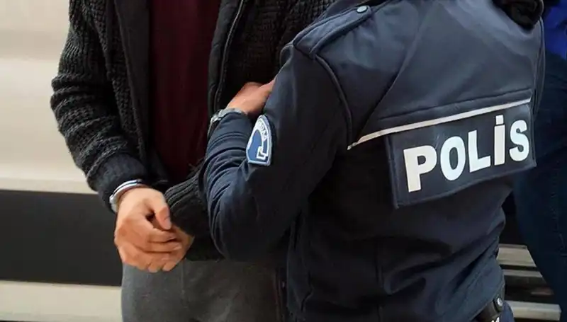Sınırda Uyuşturucu Operasyonu: Güvenlik Güçleri Bir Şahısı Yakaladı